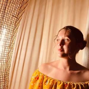 Meet your Posher, Ella